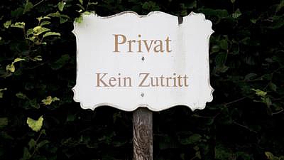 Schild, das auf Privatgrundstück hinweist